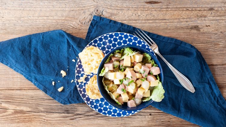 ch-emmi-luzerner-rezeptbild-rahmkaese-wurstsalat-teaserM