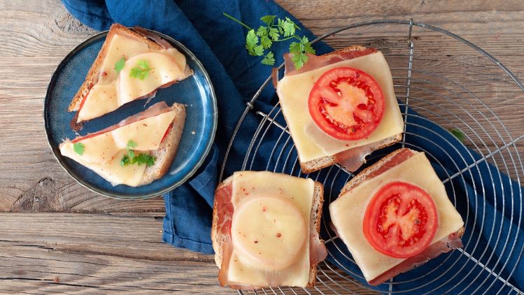 ch-emmi-luzerner-rezeptbild-toast-pomodoro-teaserM